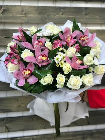Букет цветов из: Розы и Хризантемы в Васильково