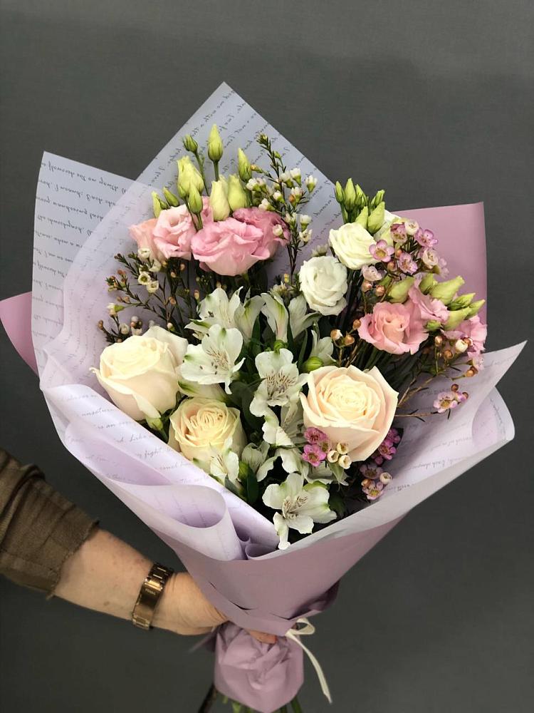 Букет цветов из: Альстромерии, Розы и Лизиантусы в Васильково