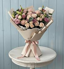 Букет цветов из:  Розы и Лизиантусы в Васильково