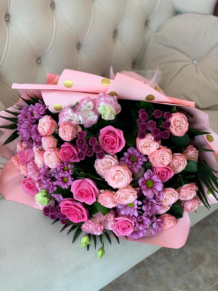 Букет цветов из: Хризантемы, Розы и Лизиантусы в Васильково