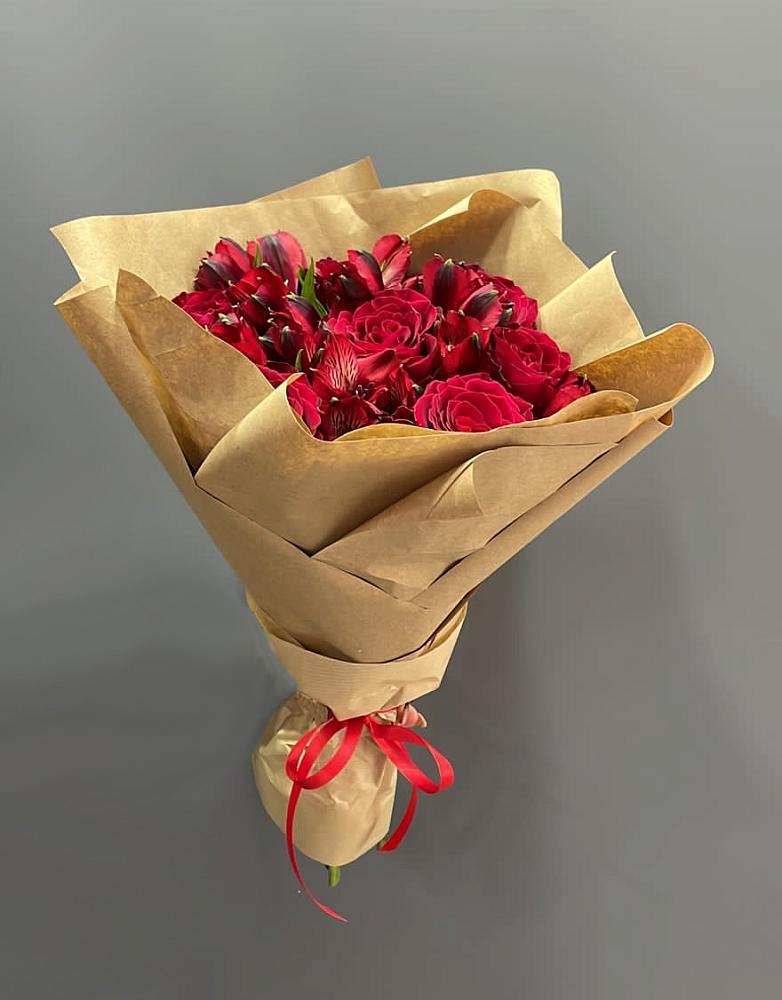 Букет цветов из: Альстромерии и Розы в Васильково