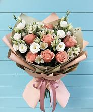 Букет цветов из:  Розы, Альстромерии и Лизиантусы в Васильково