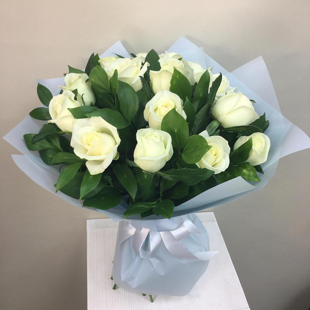 Букет 15 Белых роз Проуд в Васильково