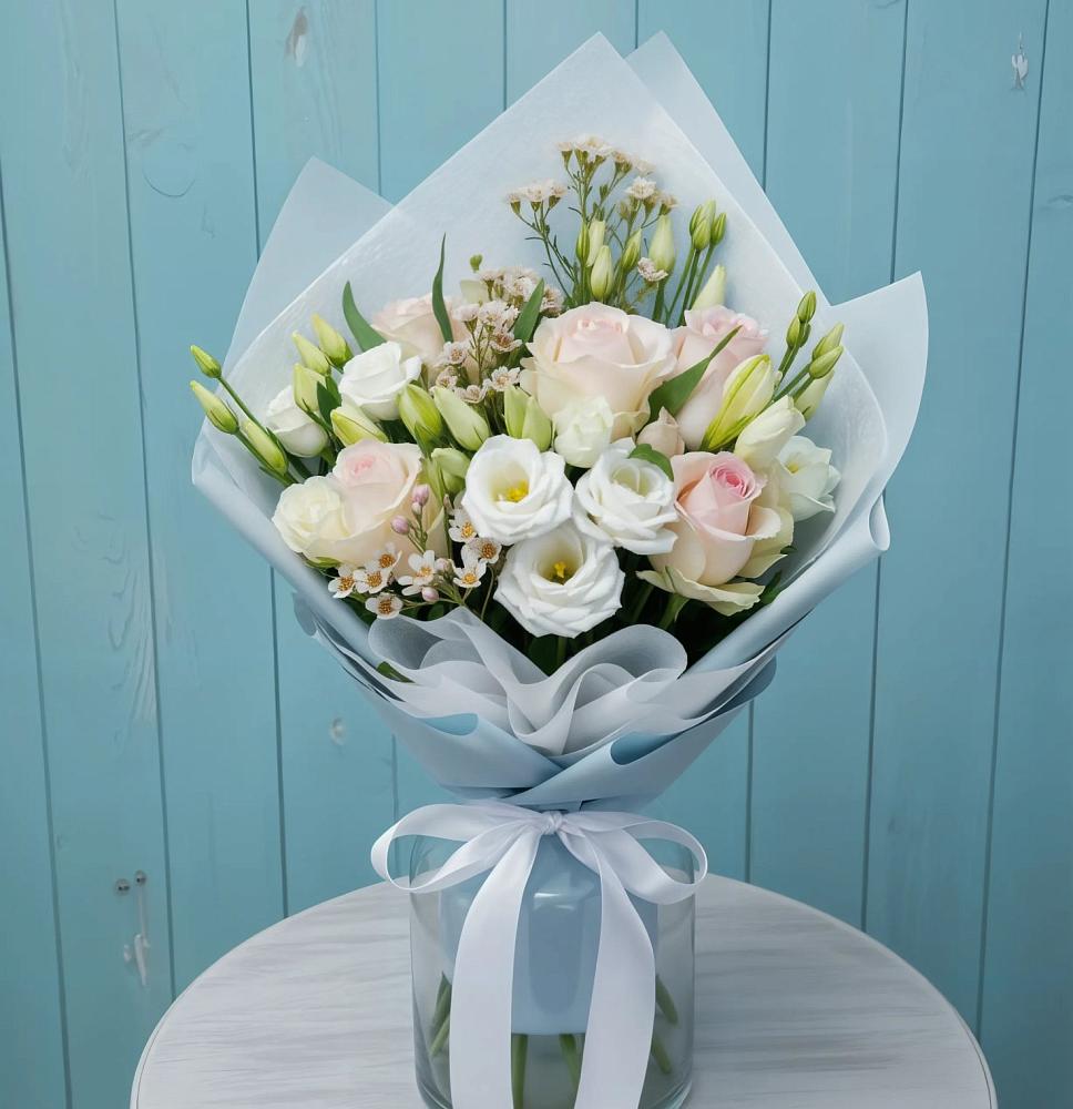 Букет цветов из: Розы и Лизиантусы в Васильково