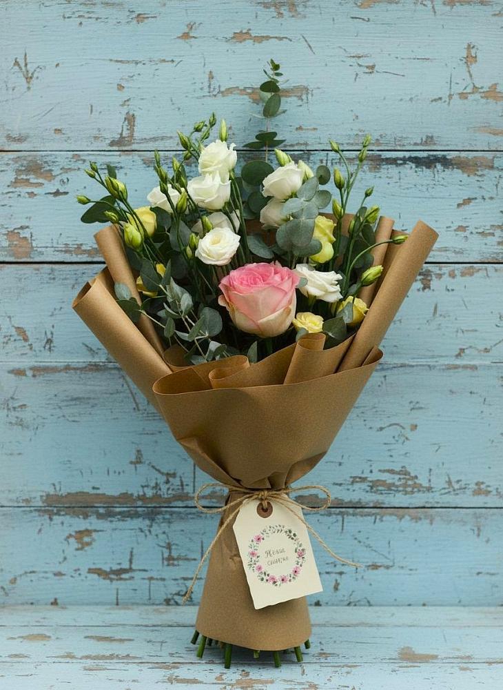 Букет цветов из: Розы и Лизиантусы в Васильково