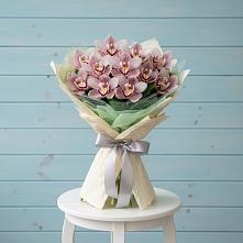 Букет цветов из:  Орхидеи и Розы в Васильково