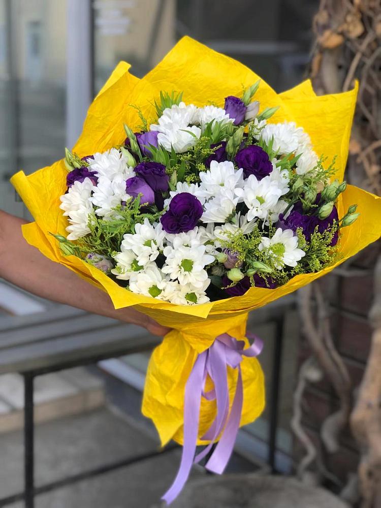 Букет цветов из: Ирисы, Хризантемы и Ромашки в Васильково
