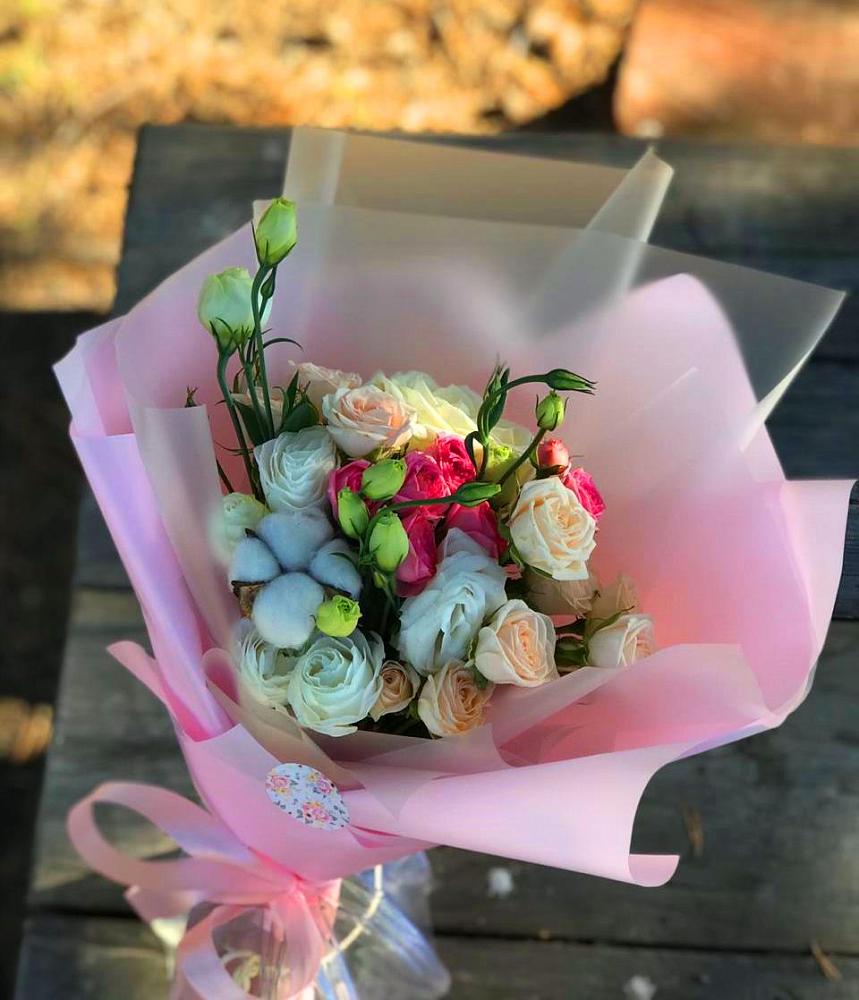 Букет цветов из: Розы и Лизиантусы в Васильково