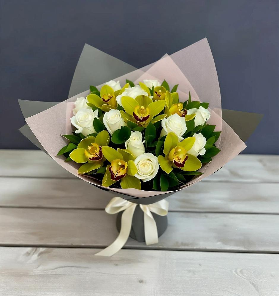 Букет цветов из: Орхидеи и Розы в Васильково