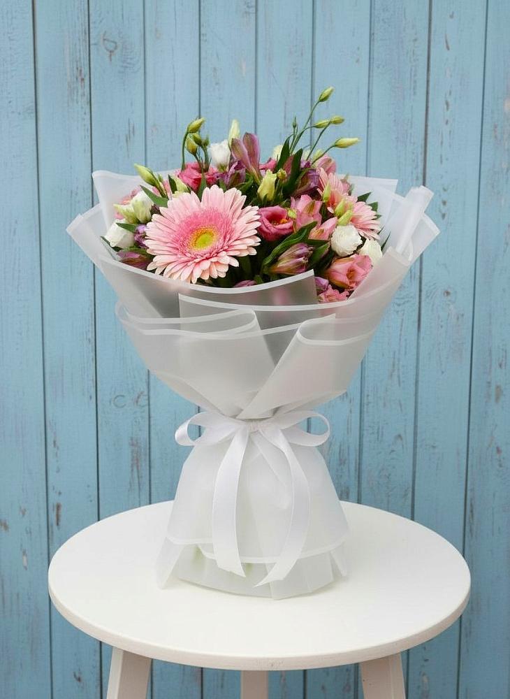 Букет цветов из: Герберы, Альстромерии и Лизиантусы в Васильково