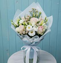 Букет цветов из:  Розы и Лизиантусы в Васильково