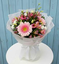 Букет цветов из:  Герберы, Альстромерии и Лизиантусы в Васильково