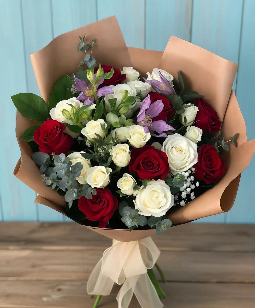 Букет цветов из: Розы и Альстромерии в Васильково