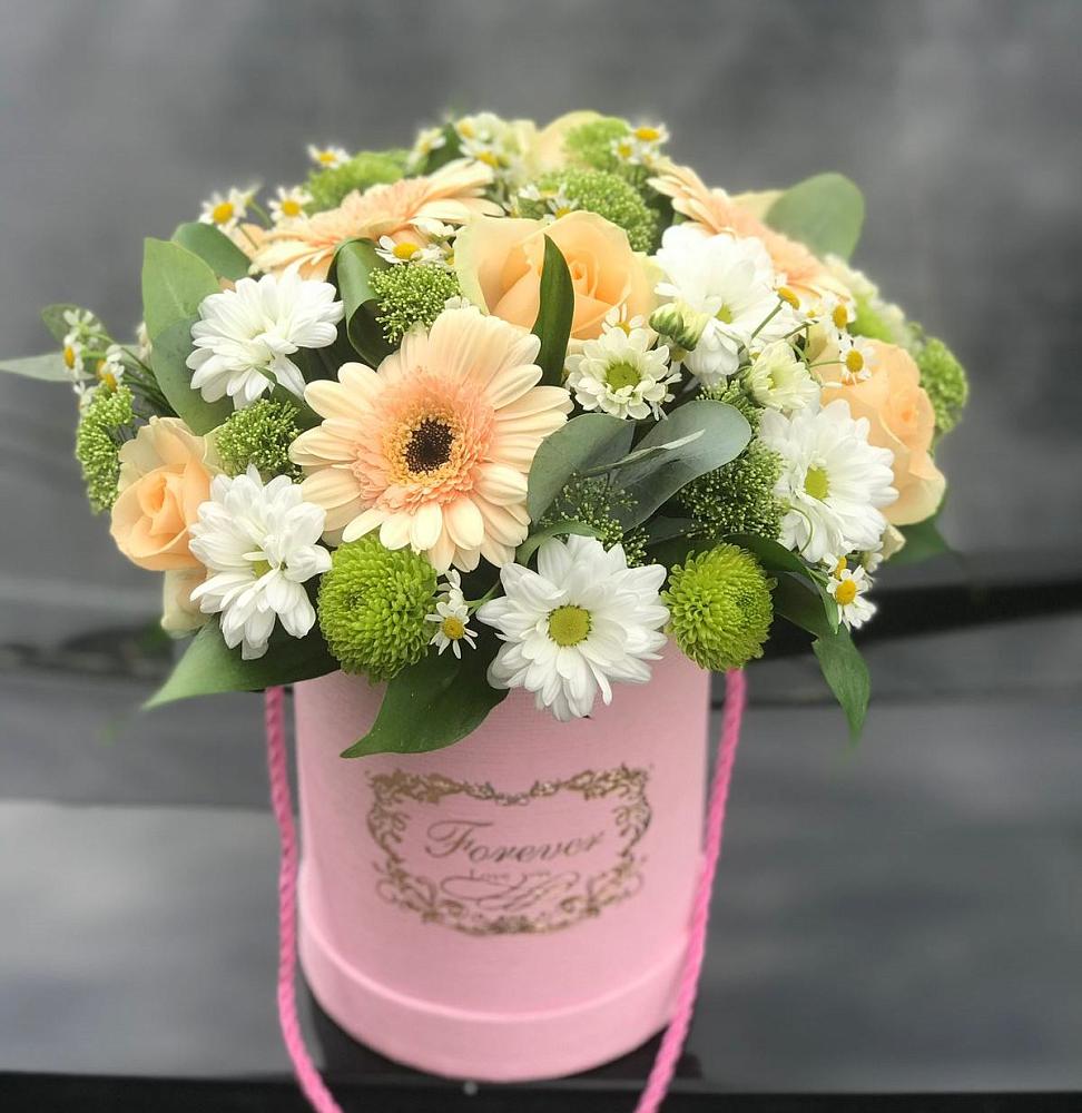 Цветочная композиция из Розы, Герберы и Хризантемы в шляпной коробке в Васильково