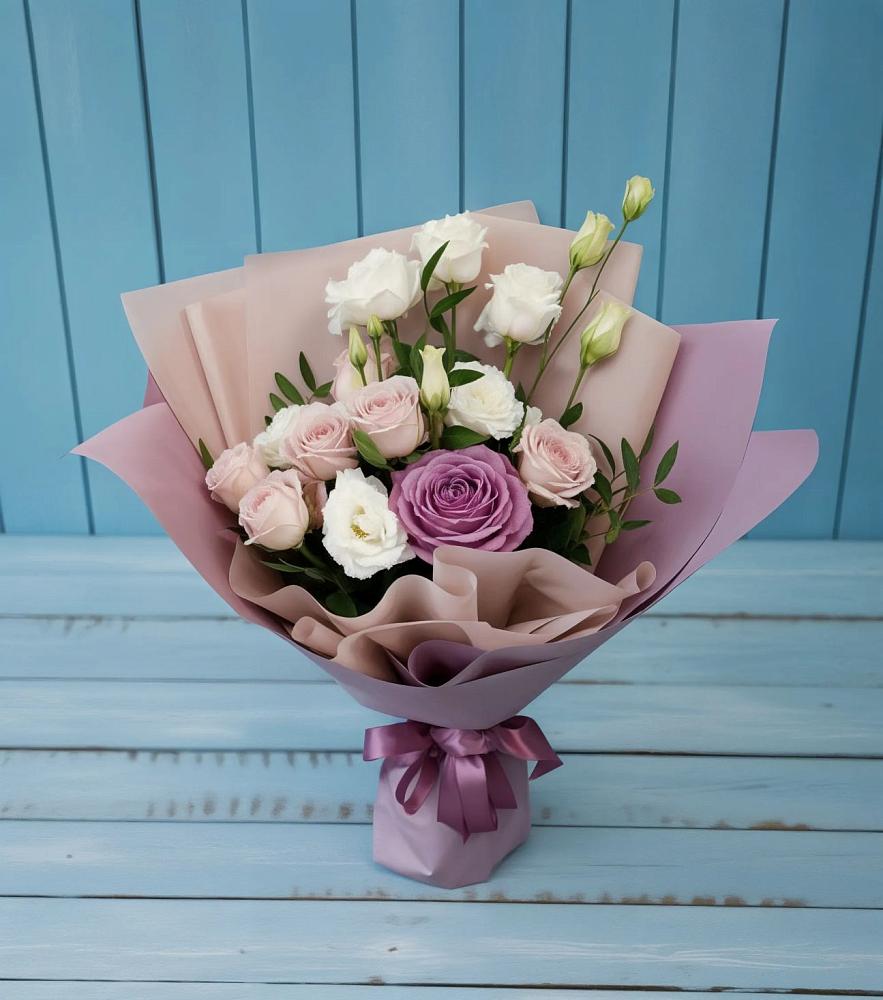 Букет цветов из: Розы и Лизиантусы в Васильково