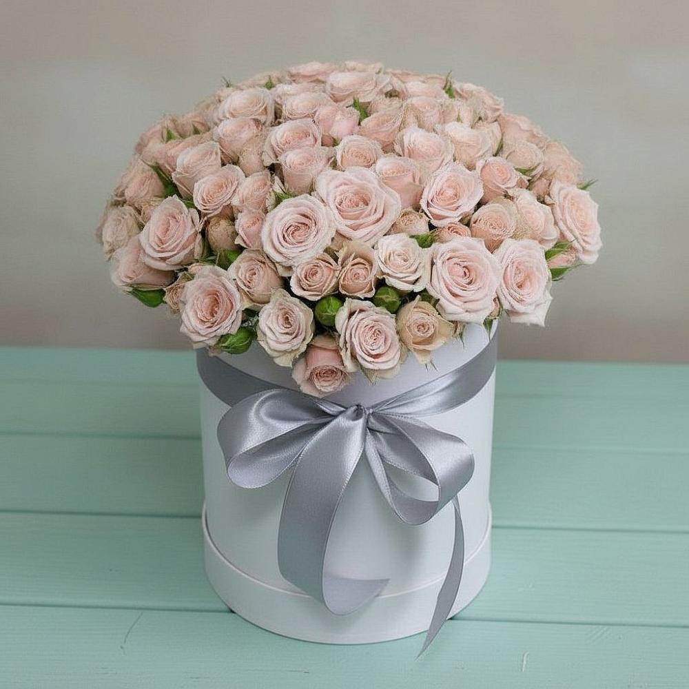 Цветочная композиция из Розы в шляпной коробке в Васильково